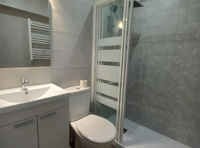 Centro Playa V Vut * خيخون